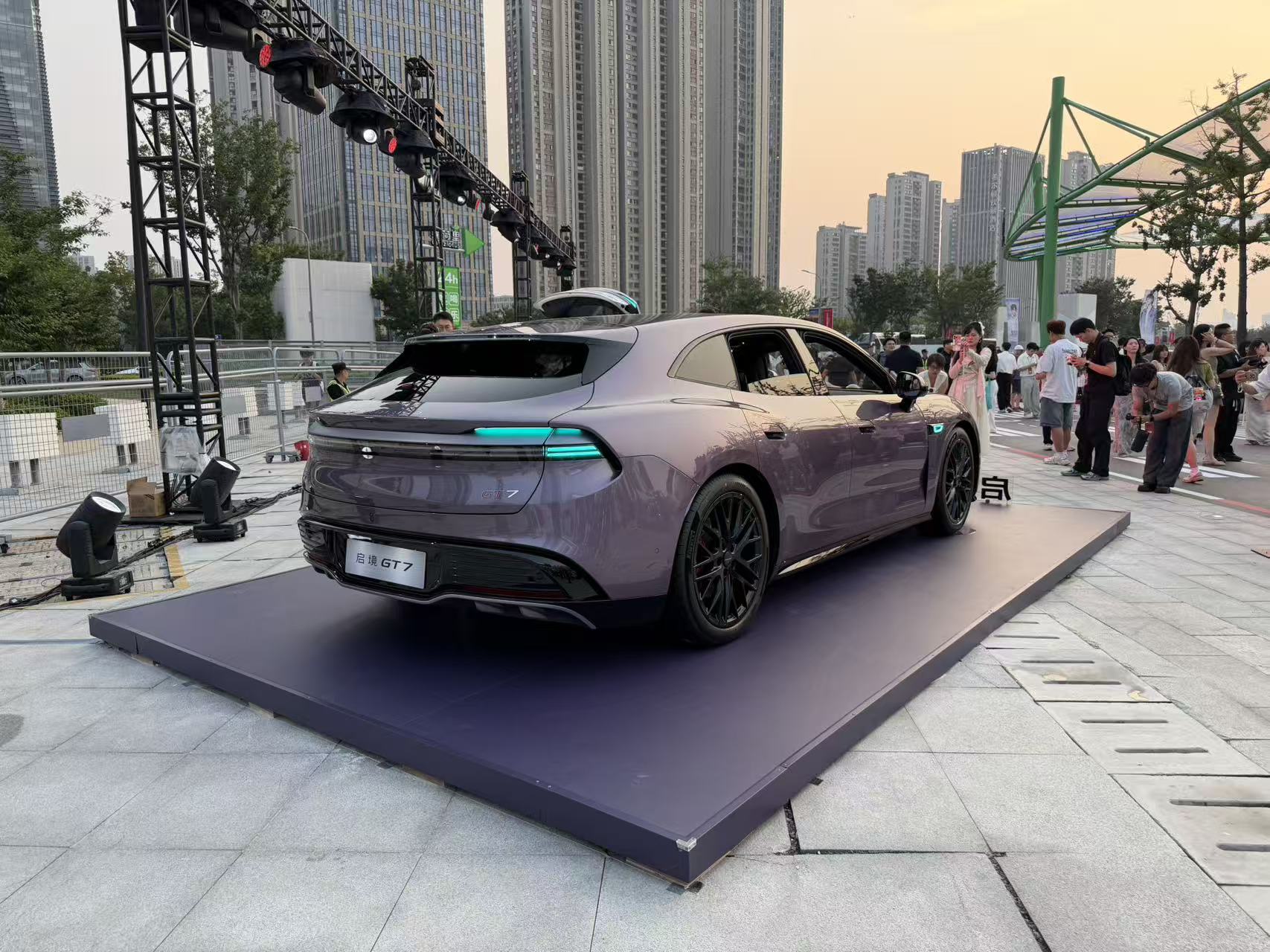 售价20.99万元起 启境GT7正式上市 首搭华为乾崑智驾ADS 5